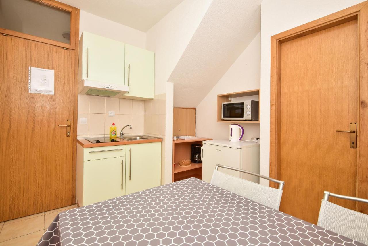 Apartmani Mate Makarska Bagian luar foto