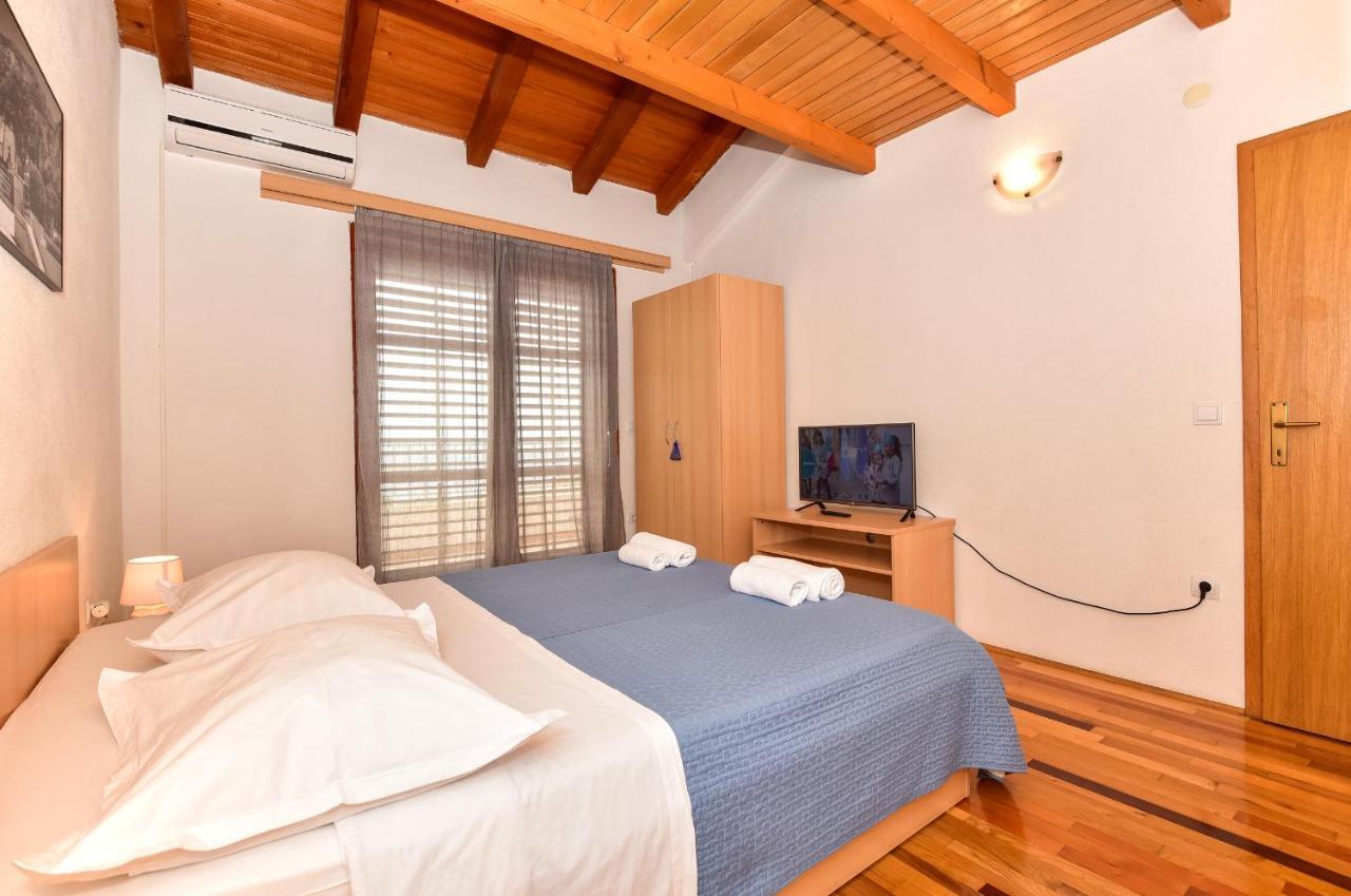 Apartmani Mate Makarska Bagian luar foto