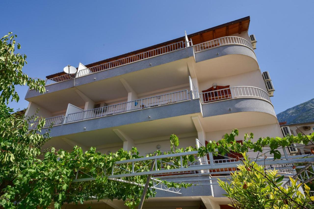 Apartmani Mate Makarska Bagian luar foto